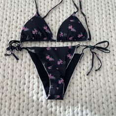 Never Worn Black Floral Bikini Spring Black Triangle Top Swimwear, Black Triangle Top Swimwear For Spring, Wearing Black, Black Floral, Womens Swim, New Color, Black Pink, Brand New, Floral