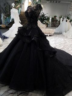 Black Ball Gown Wedding Dress, Black Wedding Gowns, Black Ball Gown, Gothic Wedding Dress, Wedding Dress With Lace, Beaded Prom Dress, Vestidos Vintage, Black Wedding Dresses, Bateau Neckline