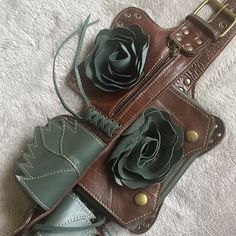 My Favorite Belts Of All Time By Naytures Empire. She Does Not Make This Color Combination Anymore! Only Way To Get It Is To Order A Custom Order. Brand New Never Used, Only Tried On. This Green And Brown Rose Design Is - It Is 38 Inches Long - The Notches Are Between 31-37 Inches My Hips Are 38 And I Can Get It To Latch But I Like A Little Looser Fit. So I’ve Never Actually Worn This One Out Or Put Anything In It. I Have Many Other Colors And Get Compliments On These Belts Every Single Time I W Fair Outfit Ideas, Kibbe Romantic, Fair Outfit, Fantasy Inspo, Fair Outfits, Fantasy Clothes, Steampunk Cosplay, Hip Belt, Utility Belt