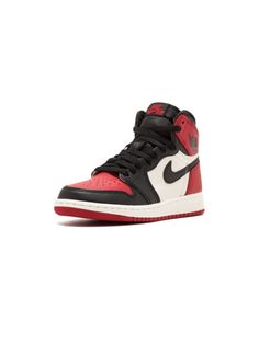 Outfits Dr, Custom Made Shoes, Air Jordan 1 Retro High Og, Air Jordan 1 Retro High, Fame Dr, Clothes Outfits, Kids Jordans, Retro Sneakers, Nike Kids