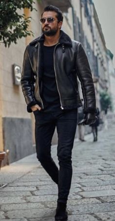 Streetwear Men Outfits Street Fashion, Leather Jacket Outfit Winter, Biker Jacket Style, Leather Jacket With Fur, Jacket Drawing, Short Leather Jacket, Winter Leather Jackets, Jacket With Fur