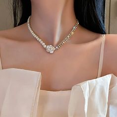 Indulge in the romantic allure of Gothic fashion with our Beads Women's Neck Chain. This necklace adds a touch of drama to your ensemble, making a bol Summer Accessories Jewelry, قلادات متدلية, Simple Pearl Necklace, Neck Jewellery, Necklace Craft