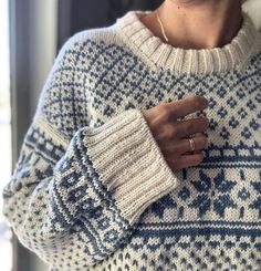 Knit Sweater Pattern Woman, Cute Blue Sweater, Scandinavian Sweater, Surfergirl Style, Mode Crochet, Fall Fits, 가을 패션, Mode Vintage, Looks Style