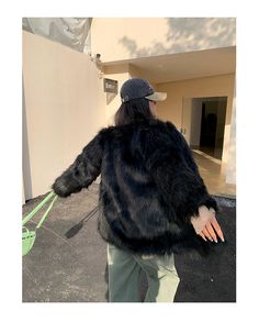 Brand: Tagkita/she and others Applicable age: 18-24 years old size: one size Fabric material: imitation fur Collar type: round neck style: street Street: Athleisure Clothes placket: other color: black Sleeve Type: Regular Item Number: N-65-10 Ingredient content: 31% (inclusive)-50% (inclusive) Year/Season: Winter 2022 Sleeve Length: Long Sleeve shirt length: Medium Black Thick Outerwear For Fall, Thick Black Outerwear For Fall, Black Fur Coat With Faux Fur Trim, Black Faux Fur Coat With Faux Fur Trim, Black Faux Fur Coat For Cold Weather, Black Fur Coat With Faux Fur Trim For Winter, Black Fur Coat For Winter Streetwear, Black Fluffy Fur Coat For Cold Weather, Black Faux Fur Coat For Winter