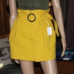 Super Great Forever 21 Resort Citron High Waisted Skirt Size M , Nwt $19.99 This Has A High Paper Bag Waist, Elastic In The Back, Belt Loops, A Belt With A Tortoiseshell Buckle, A 8 Snap Hidden Front, 2 Front Patch Pockets And 2 Rear Flap Pockets. 100% Cotton, Made In China. Measurements Taken With Garment Laying Flat: Waist 14 1/2"(29") Hips 19 1/2" (39") Length 16 1/4" Spring High Waist Belted Skirt, High Waist Belted Skirt For Spring, Trendy High Waist Belted Skirt, Trendy Belted Summer Skirt, Trendy High Waist Cargo Skirt For Day Out, Casual Belted Mini Skirt For Summer, Casual Belted Mini Skirt, Summer Day Out Lined Cargo Skirt, Chic High Waist Summer Cargo Skirt