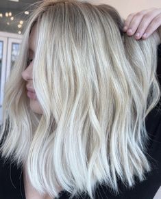 Full Highlights Blonde Short, Blonde Balayage White, Ice Blonde Balayage Short Hair, White Blonde Lob, Short White Blonde Hair Aesthetic, White Blonde Hair, Wavy Bob, Cool Blonde