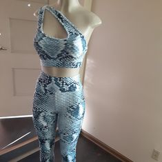 Brand New 2pc. Snake Skin Print Leggings Set, Sports Bra With Leggings. Sizes: S,M,L & Xl Jaanuu Scrubs, Faux Leggings, Rompers Dressy, Sequin Outfit, Burning Man Festival, Snake Skin Print, Mary Kay Makeup, White Zebra, Leggings Set