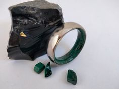 "Wedding Band Engagement, Raw Stone Ring, Malachite Stone, Black Obsidian, Boho Ring, Glossy Finish Band, Unique Design Ring for His and hers. Since 2017 selling on Etsy and being a star seller every month guarantee the quality and commitment of my work! Customize your ring by choosing the birthstone: January - Garnet February - Amethyst March - Aquamarine, Bloostone April - Herkimer Diamond May - Emerald June - Moonstone, Pearl July - Ruby August - Peridot September - Sapphire October - Opal, Tourmaline November - Citrine, Topaz December - Turquoise, Zircon, Tanzanite Other stones: Lapis lazuli, Tiger's eye, Malachite, Black obsidian, Rhodonite, Volcanic rock, Red coral and many, many, many more ... Please check availability before placing your order. You can customize your ring by choosi Malachite Wedding Ring, Obsidian Wedding Band, September Sapphire, Raw Stone Ring, Malachite Stone, Titanium Rings, Black Obsidian, Boho Ring, Personalized Rings