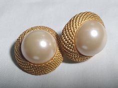 Vintage Estate find. This Classy Elegant Earrings are in very good condition, as shown. Measure 1 inch in diameter. Thanks for looking! ~FREE Shipping~ Formal Round Clip-on Costume Earrings, Jingle Jangle, Designer Costume Jewelry, Classy Earrings, Vintage Pendant Necklace, Classy Jewelry, Gorgeous Bracelet, Gold Texture, Dainty Necklace