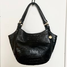 Brahmin Jacqueline Jackie Shoulder Bag Black Croc Embossed Melbourne Carryall Tote Very Good Pre-Owned Condition, There Is One Small Crack In The Exterior Leather That Blends In To The Pattern / Isn't Noticeable. The Interior Has Some Pen Marks In The Corner, But Is In Otherwise Good Condition. Large Straps And Sloped Bag Fit Perfectly Over The Arm Magnetic Closure 2 Interior Zip Pockets, Slip Pocket, And Black Leather Pen Holders Roughly 12' X 17' X 4' Retails Roughly $350 Brahmin Bags, Carryall Tote, Shoulder Bag Black, Pen Holders, Magnetic Closure, Emboss, Melbourne, Zip Pockets, Black Leather