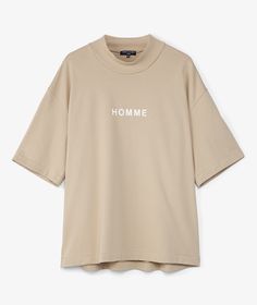 Comme des Garçons Homme has been a trailblazer in the world of avant-garde fashion since its inception in Japan. Known for its innovation and boundary-pushing designs, the brand seamlessly blends unconventional style with high-quality craftsmanship.Step into the season with this beige T-Shirt from Comme des Garçons Homme's Spring/Summer 2024 collection. This short sleeve t-shirt is a perfect embodiment of the brand's minimalist yet sophisticated aesthetic. Made for those who appreciate subtle st Beige T Shirts, Rei Kawakubo, Beige Shorts, Elegante Casual, Avant Garde Fashion, Innovative Fashion, 2024 Collection, Comme Des Garcons, Contemporary Fashion