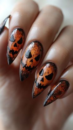 #trendy nails #october nails #autumn nails #witchy nails #spooky nails Spooky Autumn Nails, Spooky Jack O Lantern Ideas, Halloween Acrilyc Nail Ideas, Halloween Nail Pumpkin, Jackolantern Nails Acrylic, Jack I Lantern Nails, Spooky Halloween Nails Coffin Shape, Scary Pumpkin Nails, Scary Nails Halloween