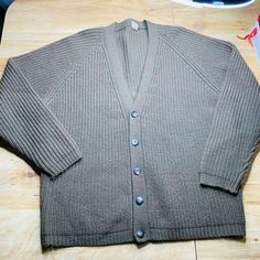 Aldo Mens Pure Wool V-Neck Button Down Knit Cardigan Sweater Color - Gray Size - XL Pit to pit- 23” Shoulder to hem- 27.5" Pre Owned condition. Please see photos for measurements. Shipped quickly with first class shipping. Features: • Cardigan •grandpa core Size: Mens XL Condition: Pre-Owned Good Vintage V-neck Cardigan For Layering, Vintage Brown V-neck Cardigan, Casual Wool V-neck Sweater With Button Closure, Vintage Wool V-neck Cardigan, Vintage V-neck Cardigan With Button Closure, Vintage V-neck Cardigan With Buttons, Grandpa Core, Button Cardigan, Vintage Sweater