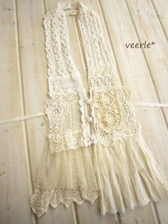 lace scarf with buttons: Very cool. Be neat to make out of your old wedding dress maybe? Very cute. I want one Scarves Diy, Scarf With Buttons, Altered Couture, Scarf Vintage, Linens And Lace, Lace Scarf