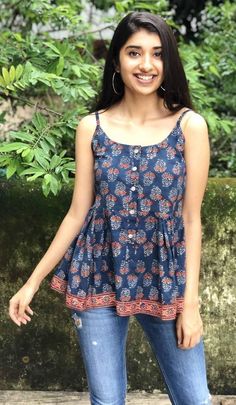 Cotton Tops For Jeans, Tops Designs For Jeans, Cotton Short Tops, Cotton Tops Designs, Casual Indian Fashion, Stylish Short Dresses