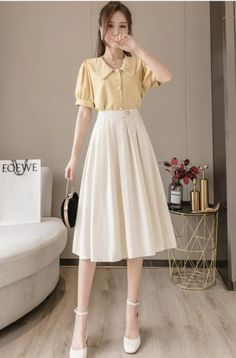 Chic Conservative Outfits, Long Midi Skirt Outfit, Cute Long Skirt Outfits, Soft Feminine Outfits Classy, Knee Length Skirt Outfit, Modest Feminine Outfits, Skirt Outfits For Winter, Skirt Casual Outfit, Skirt Outfits Spring