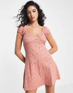 Minikleid von ASOS DESIGN Trés süß Herzausschnitt Knopfleiste Kurzärmlig Normale Passform Pink Short Sleeve Dress With Button Closure, Feminine Pink Mini Dress With Buttons, Feminine Pink Buttoned Dress, Pink Buttoned Feminine Dress, Dress With Buttons, Pink Fits, Rose Style, Sweetheart Neck, Little Dresses