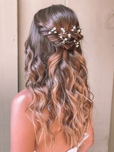 Hair Quinceanera, Cute Prom Hairstyles, Half Up Wedding, Half Up Wedding Hair, Simple Prom Hair, Quinceanera Hairstyles, Ball Hairstyles, Quince Hairstyles