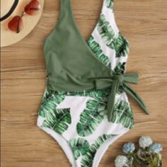 Nwt Palm Leaf Wrap Swimsuit. Original Packaging, Hygiene Strip In Tact. Swimwear Pattern, Swimsuits Outfits, Green Swimsuit, Cute Bathing Suits, Print Swimwear, Costume Intero, Swim Suits, Cute Swimsuits, Plus Size Swimsuits