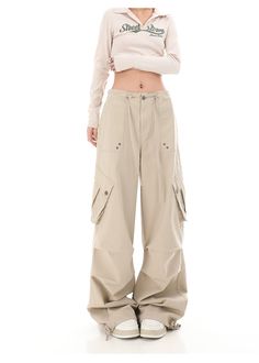 Beige Pleated Side Pocket Pants | Lisa - BlackPink Beige XL Side Pocket Pants, Camouflage Cargo Pants, Fashion Chingu, Type Of Pants, Blackpink Fashion, Pocket Pants, Cotton Pants, Side Pocket, Instagram Update