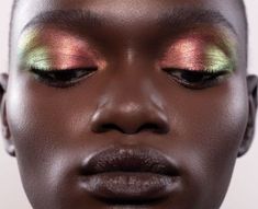 Multichrome Liquid Eyeshadow Green Eyeshadow Look, Natasha Denona Eyeshadow, Dag Make Up, Elegantes Makeup, Mekap Mata, Flot Makeup, Organizer Makeup, Smink Inspiration, Eyeshadow Base