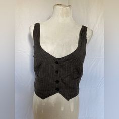 Brand:Passport Size:Xlarge Women’s Colors: Gray And White Stretchy Straps, Nwt. Chic Fitted Striped Vest, Vest Top Outfits, Silly Outfits, Cropped Vest Top, Suede Fringe Vest, Sequin Vest, Velvet Vest, Vest Crop Top, Suede Vest