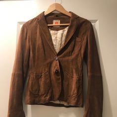 Never Worn, Soft Suede Jacket With Beautifully Detailed Lining. 100% Ziegenleder Goat Leather Eu Size 36, Us Size 4 Fitted Leather Jacket With Flap Pockets For Fall, Fall Leather Sport Coat With Button Closure, Leather Outerwear With Patch Pockets For Fall, Winter Leather Jacket For Work With Patch Pockets, Casual Leather Outerwear With Notch Lapel, Fall Leather Blazer With Pockets, Leather Long Sleeve Blazer For Fall, Fitted Leather Outerwear With Patch Pockets, Fitted Leather Jacket With Flap Pockets For Spring