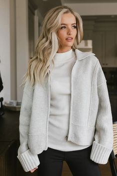 grey zip up cardigan Lady Like Style, Luxury Outfit, Sweaters Fall, Zip Up Cardigan, Frontal Hairstyles, Trendy Fall Outfits, Fall Fits, Half Zip Sweaters, Wrap Cardigan