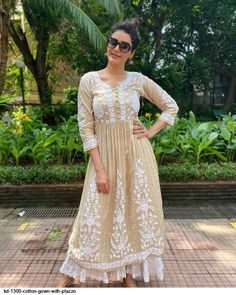 Kurti With Palazzo Pant Karishma Tanna, Kurti With Palazzo, Party Wear Lehenga Choli, Pakistani Party Wear, Party Wear Gown, Pakistani Salwar Kameez, Party Wear Lehenga, Saree Dress, Party Wear Dresses