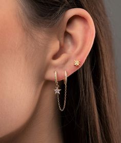 Connecting Chain Earrings, Hoop Earrings Double Piercing, Ear Piercings Chain, Ears Piercing, Double Piercing Earring, Gold Piercings, Earring Stacks, Aa Jewelry, Pretty Ear Piercings