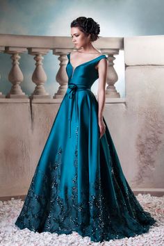 Hanna Touma Spring-summer 2015 - Couture 2015 Couture, Long Party Dress, Beaded Prom Dress, Evening Gowns Formal, Party Dress Long, Evening Party Dress, Gorgeous Gowns, Robins, Long Prom Dress