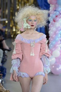 Haute Couture Outfits, Meadham Kirchhoff, London Spring, Fashion Tips For Women, Vogue Fashion, London Fashion, Fashion Week Spring, London Fashion Week