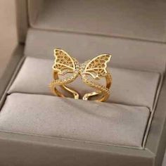 Cocktail Party Jewelry, Butterfly Engagement Ring, Rings Vintage Boho, Couple Ring Design, Gold Rings Fashion, Gold Ring Designs, Bridal Engagement Rings, Bridal Gold Jewellery Designs, Butterfly Ring