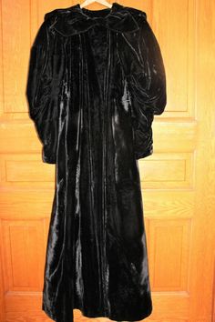 Antique 1933-35 Jet Black Silk Velvet Long Lined OPERA COAT Mutton Sleeves Med | eBay Black Dress Coat, White Boho Blouse, Evening Coat, Opera Coat, Princess Coat, Wool Sweaters Womens, Vintage Gowns, Antique Clothing, Vintage Velvet