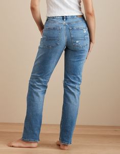 Stretch | The look of your favorite vintage jeans with the stretch you know and love/True jean-like fabric that holds its shape./Medium wash/Ripped True Jeans, Chic Clothes, Vintage Jeans, Women's Jeans, Straight Jeans, Leg Jeans, Chic Outfits, American Eagle Outfitters, Denim Jeans