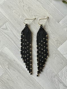 Matte Black and Gold Seed Bead Angled Dangle Fringe Earrings 9 Cm Long approx. 3.5 In. Miyuki Japanese Glass Delica Beads - Etsy Brick Stitch Pattern Earring, Brick Stitch Pattern, Handmade Earrings Beaded, Beaded Earrings Patterns, Jewelry Design Earrings, Delica Beads, Beaded Fringe, Earring Patterns, Fringe Earrings