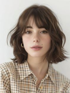 Short Hair Bob Styles With Bangs, Long Face Short Hairstyles, Short Woman Haircut, Short Hairstyle Women Wavy Hair, Women Haircuts Short, Short Haircuts For Plus Size Women, Short Hair Reference, Short Hair And Bangs, Short Hair Long Bangs