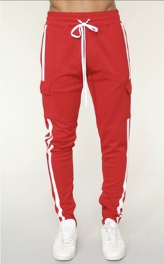 Mens Joggers Outfit, Gray Sweatpants Outfit, Cargo Track Pants, Sweat Suits Outfits, Ripped Jeans Style, Red Sweatpants, Red Joggers, Cute Sweatpants, Polo Outfit