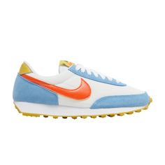 Find NIKE Wmns Daybreak 'university Orange on Editorialist. The Nike women’s Daybreak ‘University Blue Orange’ combines vibrant colors with heritage running style. The sneaker makes use of a white mesh upper with powder blue suede overlays along the forefoot, heel and eyestay. A bright orange leather Swoosh cuts across the midfoot, while contrasting pops of yellow land on the leather heel tab and woven tongue tag. Underfoot, the matching yellow rubber outsole features Nike’s iconic waffle traction pattern for optimal grip. Nike Daybreak, Running Style, Grey Heels, Running Fashion, University Blue, Orange Leather, White Mesh, Blue Jay, Nike Cortez Sneaker