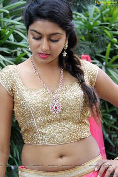 Navel Hot, Snake Girl, Bollywood Hairstyles, Big Big, Hot Images, Indian Models, South Actress, Traditional Dress