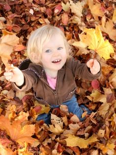 50 must-do family fall activities | Today's Parent Fall Toddler Photoshoot, Fall Photoshoot Kids, Kids Fall Photoshoot, Toddler Fall Photoshoot, Victoria Vincent, Autumn Photoshoot, Autumn Photos, Toddler Pictures, Fall Mini Sessions