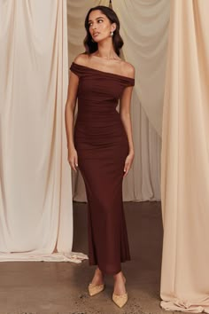 Midi Dress Wedding, Midi Dress Brown, Mesh Midi Dress, Fall Wedding Guest Dress, Off Shoulder Fashion, Head Over Heels, It Girl, Brown Dress, Tulle Dress