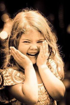 Happy Face Images, Laughing Images, Happy Kids Quotes, Girl Smiling, Smile Pictures, Laughing Face, Joy Baby, Happy Children, Child Smile