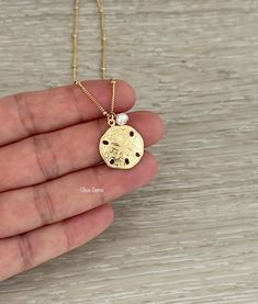 Lolo Summer, Sand Dollar Necklace, Surf Jewelry, Preppy Jewelry, Necklace Everyday, Stacked Jewelry, Everyday Necklace, Jewelry Lookbook, Sand Dollar