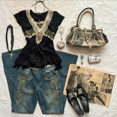 Not mine (que.vintachh on insta) Jeans And Lace Top, Jeans And Lace, Accessories Style, Stylish Bag