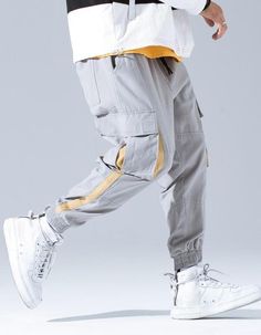 HOSS UBX110 Cargo Jogger in 2 colours Denim Jeans Ideas, Pants Inspiration, Creative Fashion Photography, Pants Outfit Men, Hype Clothing, Apocalyptic Fashion, Maxi Outfits, Muslim Men, Camo Cargo Pants