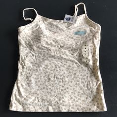 Hi, Up For Sale Is A Brand New With Tags Gap Tank Top With Cute Floral Fabric. Adjustable Straps. Built In Bra. 2000s Outfits, Beautiful Clothes, Fit Inspo, Floral Fabric, Fitness Inspo, Beautiful Outfits, Different Styles, Gap, Adjustable Straps