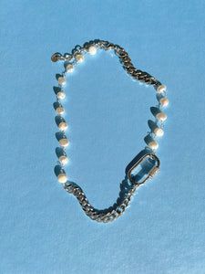 Pearl Anklet, Rosary Chain, Accessories Diy Jewelry, Jewelry Inspo, Handmade Jewellery, Rosary, Infinity Bracelet, Live Lokai Bracelet, Ring Earrings