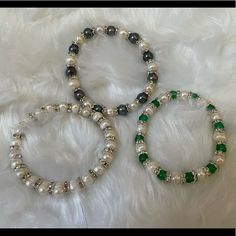 Mix & Match Fwc Pearl Stretch Bracelets, Black, White Or Green Beads Choose From Three Colors All White Fwc Pearl Black And White Fwc Pearls White Fwc Pearls With Green Acrylic Beads Each Order Is For 3 Bracelet. Black And White Bracelets Beads, Bracelet Beeds, White Bracelet Beads, Green Bracelet Ideas, Bracelet Inspo Beads, Trio Bracelets, Pulseras Aesthetic, Silver Knot Bracelet, Silver Wrap Bracelet