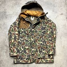 "great vintage condition. please refer to approximate measurements (flat) below - may not fit as tagged pit to pit - 22\" collar to hem - 31\" if you have any questions, please ask." Vintage Hooded Hunting Outerwear, Vintage Hooded Outerwear For Hunting, Vintage Long Sleeve Parka For Hunting, Vintage Cotton Parka, Vintage Camouflage Hunting Outerwear, Vintage Camouflage Outerwear For Hunting, Vintage Camouflage Outerwear For Outdoor, Vintage Camouflage Long Sleeve Outerwear, Vintage Camouflage Winter Outerwear